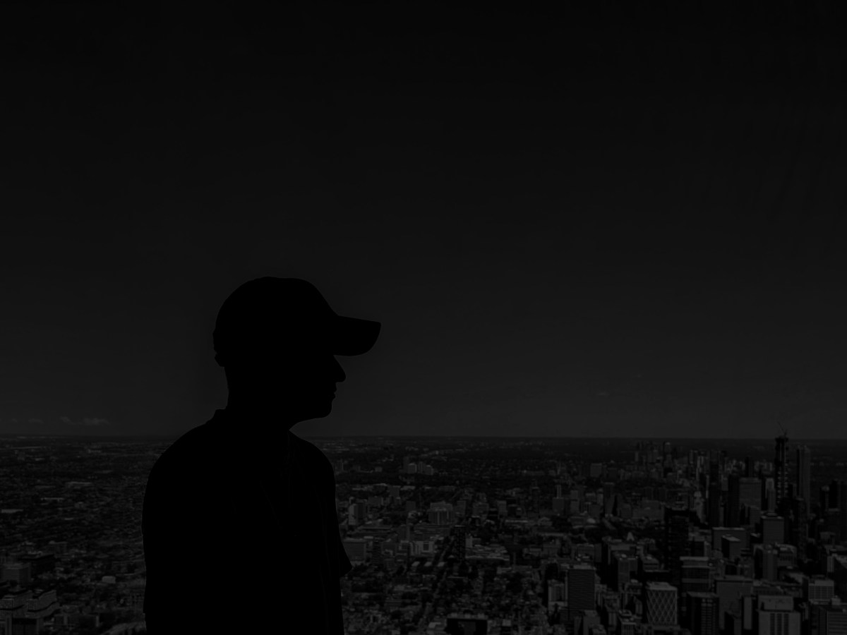 Những ngày giữa ánh sáng và bóng tối, Toronto trong mắt một kẻ lữ&nbsp;hành